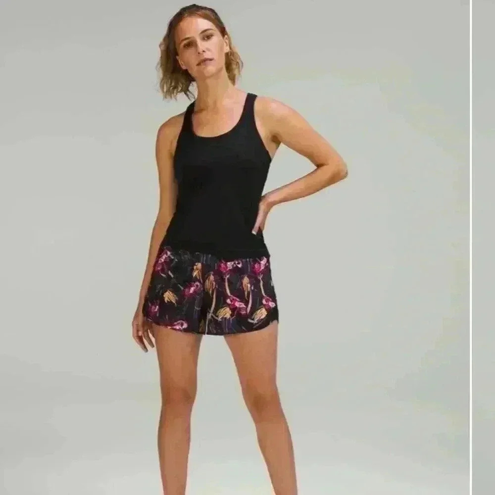Lululemon Hotty Hot Low-Rise Lined Short 4" Sz 14